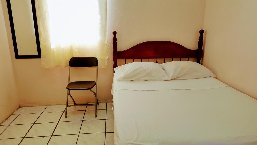 Sea Breeze Guest House Belize City Dış mekan fotoğraf