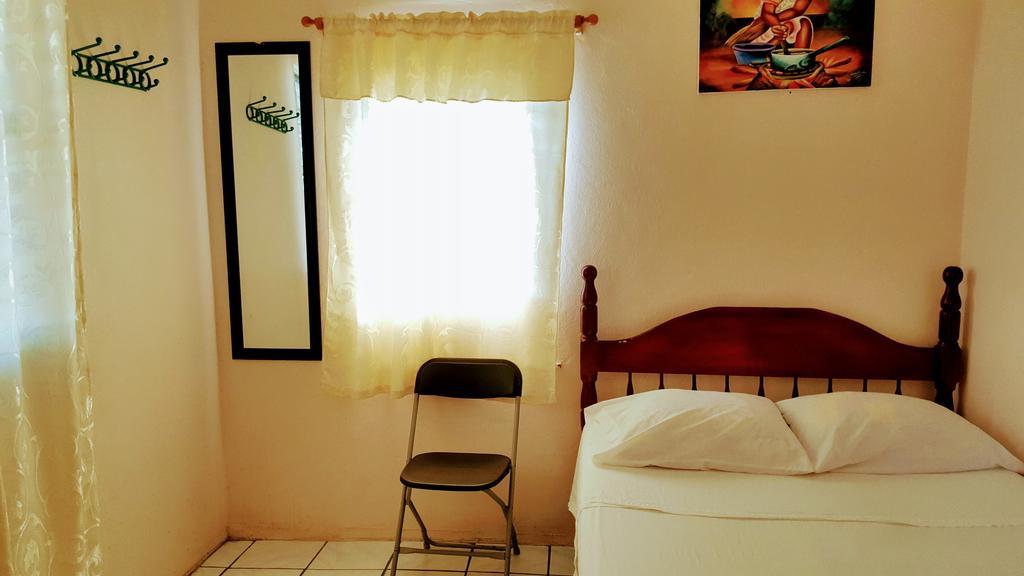 Sea Breeze Guest House Belize City Dış mekan fotoğraf