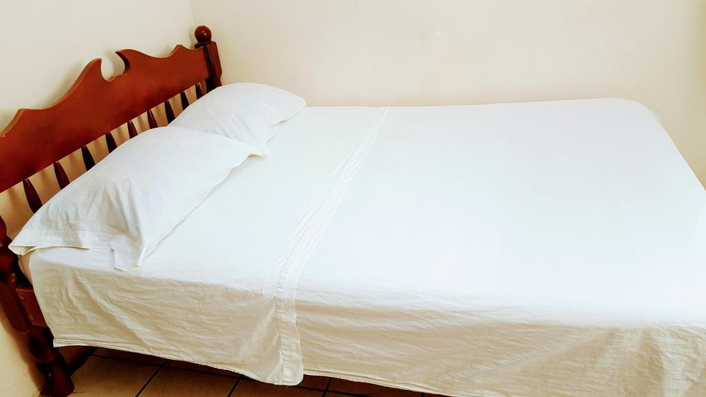 Sea Breeze Guest House Belize City Dış mekan fotoğraf