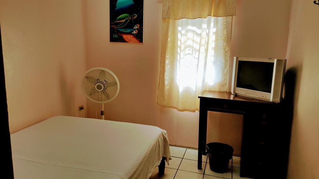 Sea Breeze Guest House Belize City Dış mekan fotoğraf