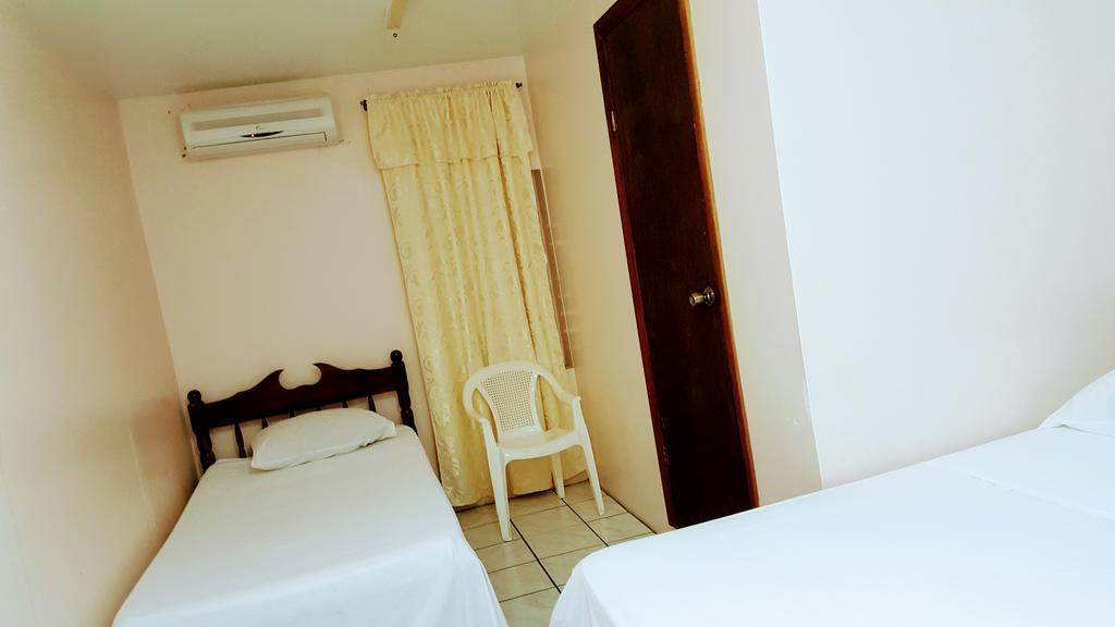 Sea Breeze Guest House Belize City Dış mekan fotoğraf