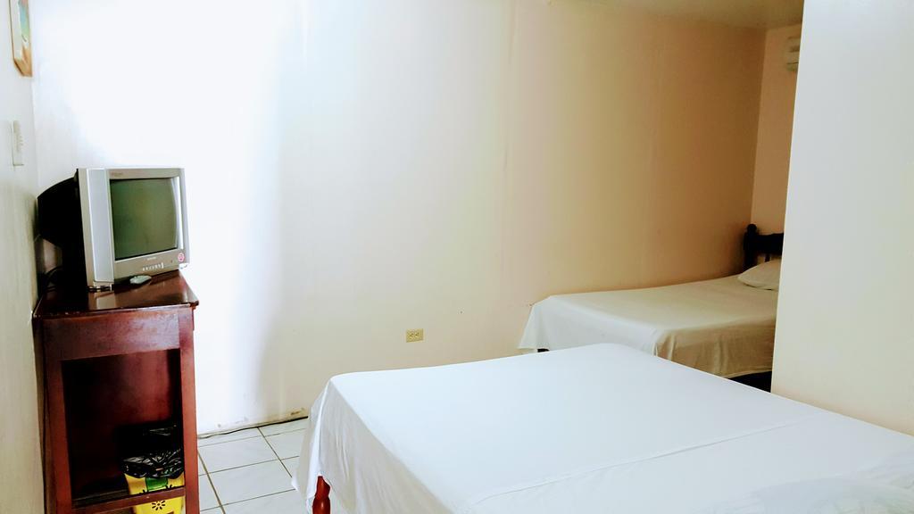 Sea Breeze Guest House Belize City Dış mekan fotoğraf