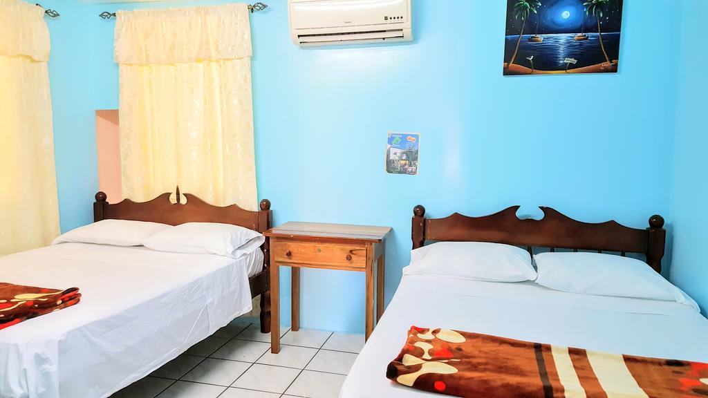 Sea Breeze Guest House Belize City Dış mekan fotoğraf